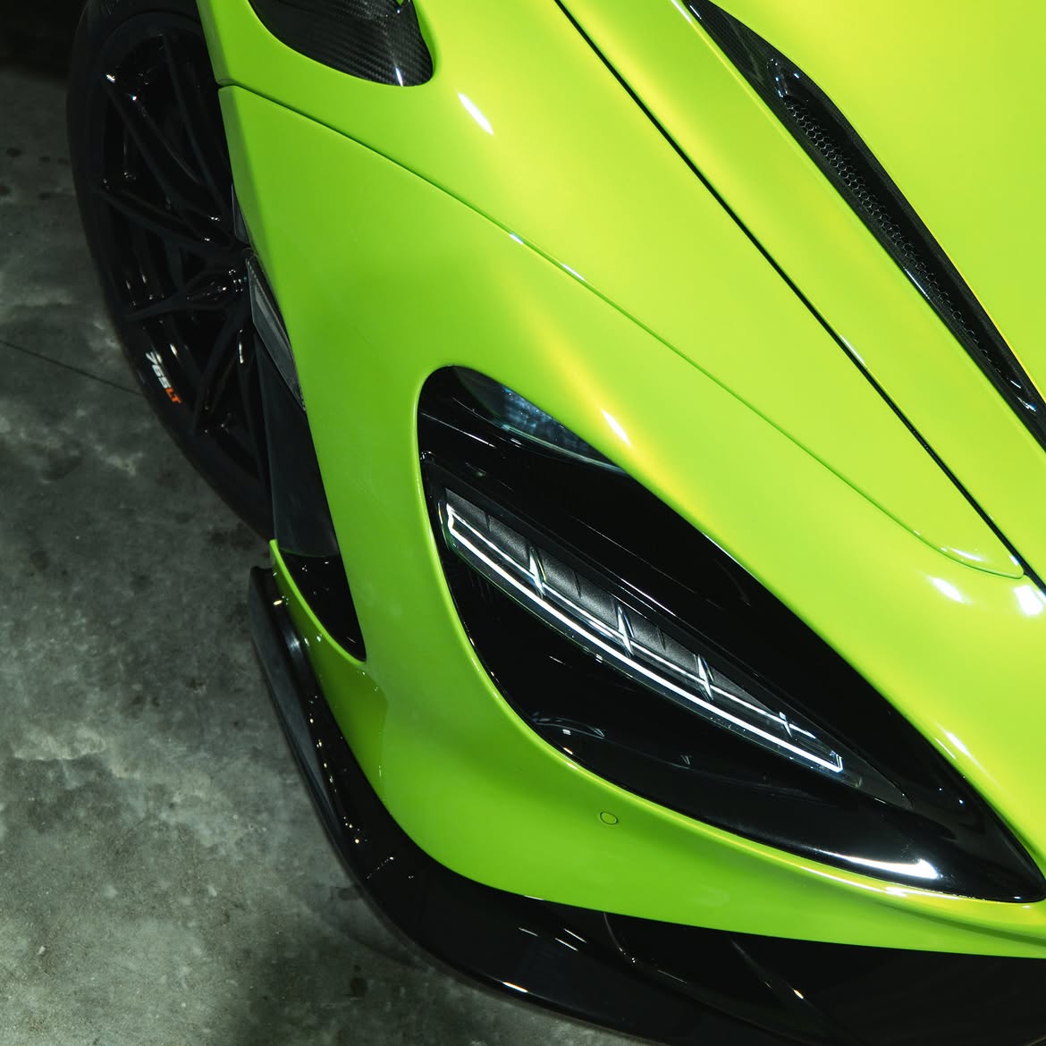 McLaren 765LT — front headlight detail