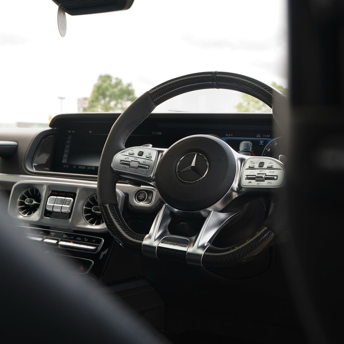 Mercedes G63 AMG — interior steering wheel detail