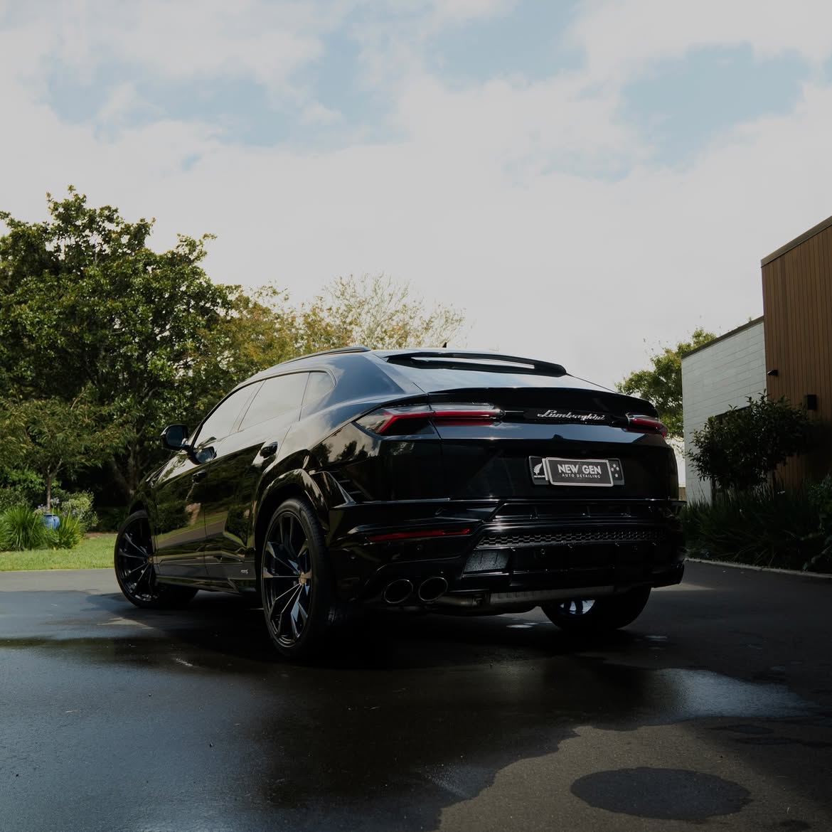 Lamborghini Urus S — rear three-quarter